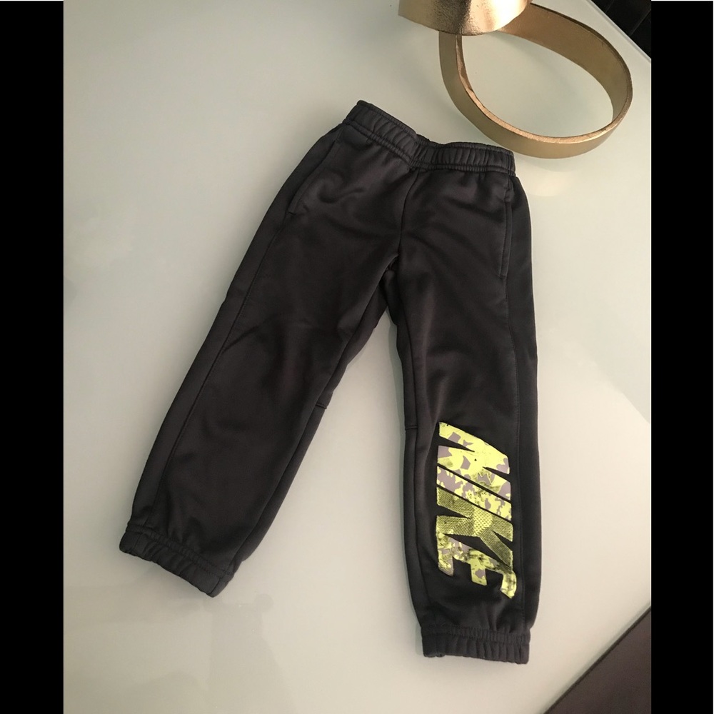 NIKE PANTS SIZE 4